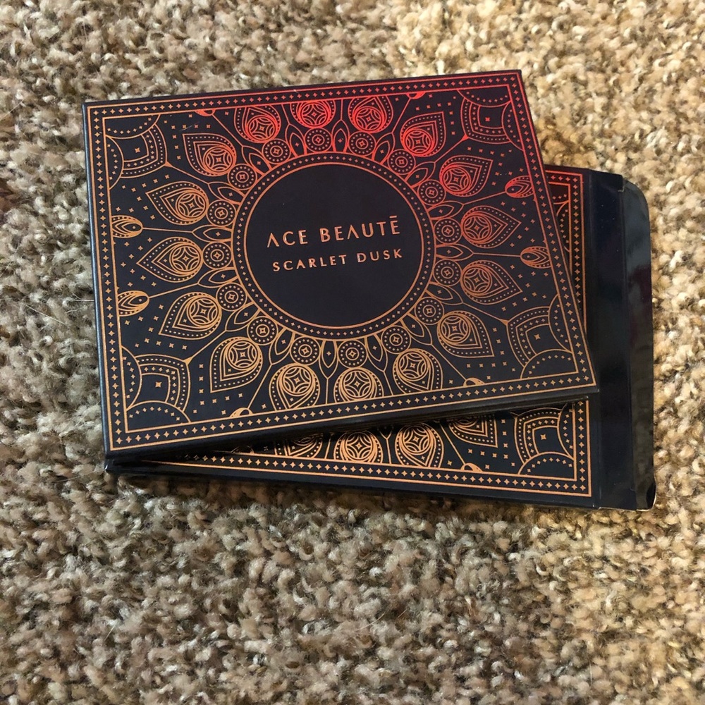 ACE BEAUTĒ Scarlet Dusk Eyeshadow Palette